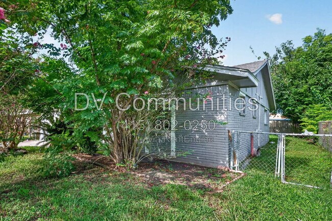 Building Photo - 12919 S Coast Dr