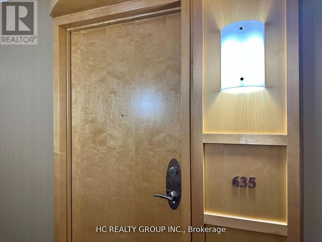 Building Photo - 18 Mondeo Dr