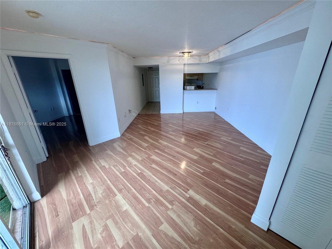 Foto principal - 102 SW 6th Ave