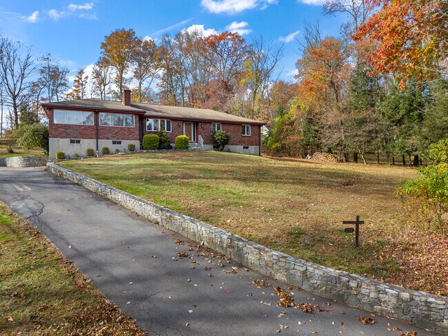 Foto del edificio - 117 Church Hill Rd