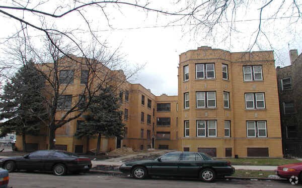Building Photo - 1139-1149 N Lawler Ave