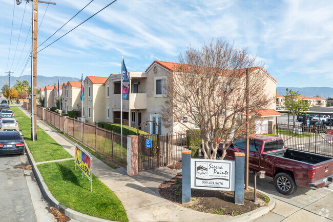 Building Photo - Sierra Pointe