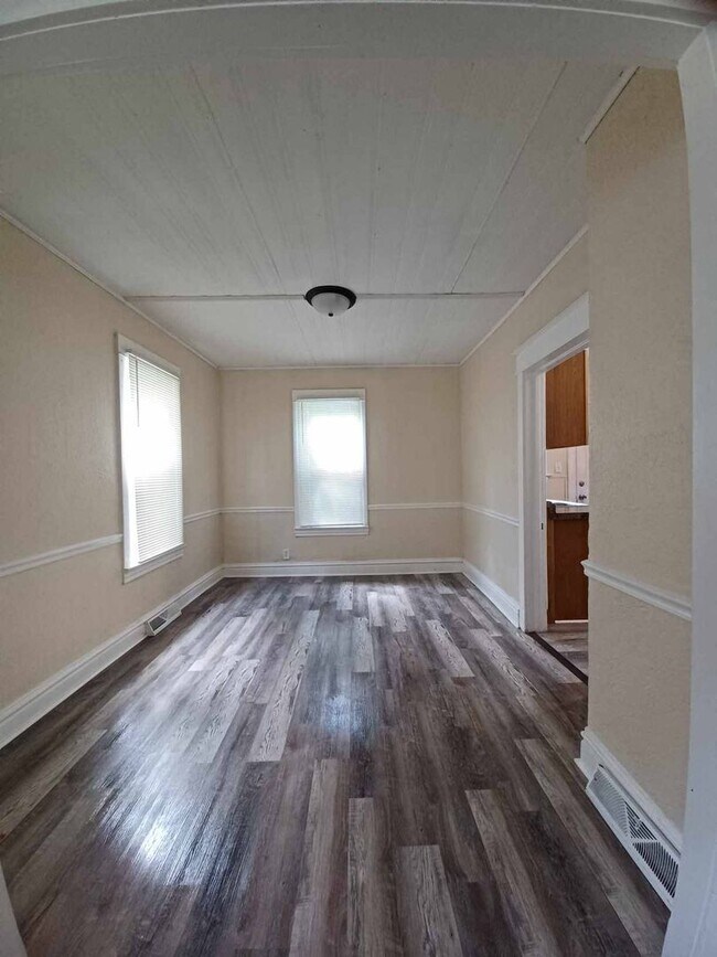 Foto del edificio - 2 Bedroom House for Rent - North of Swedish American Hospital