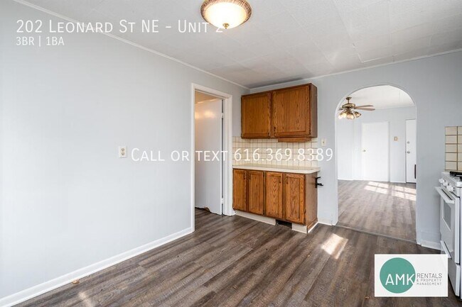 Foto del edificio - 202 Leonard St NE