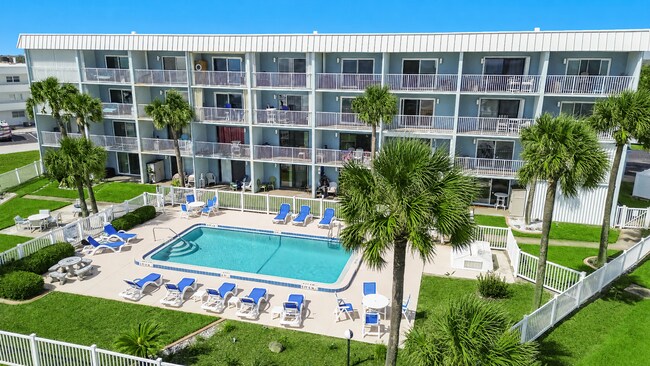 Foto del edificio - Oceanfront 2 Bedroom Condo with Stunning Views