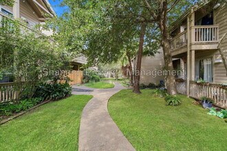 Building Photo - 2100 Tanglewilde St