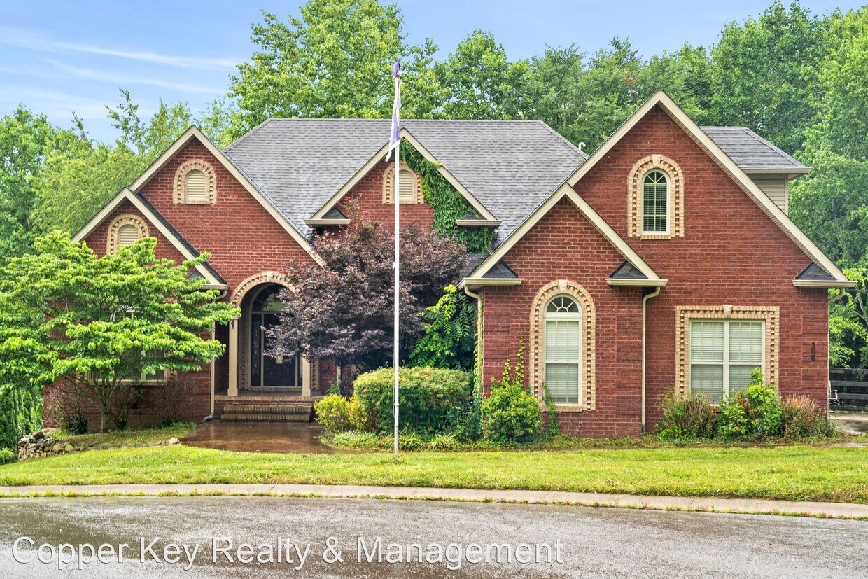 Foto principal - 3 br, 2.5 bath House - 306 Dirks Place