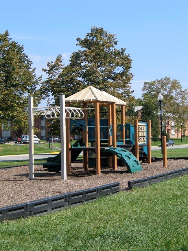 Charlesmont Apartment Homes Rentals Dundalk, MD