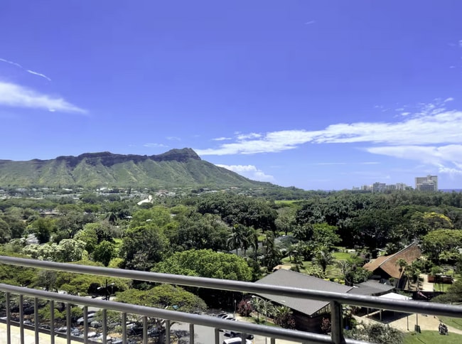 Foto del edificio - 134 Kapahulu Ave