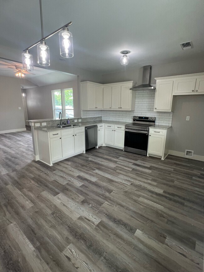 Foto del edificio - 5915 Boone St