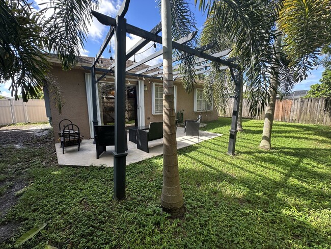 Building Photo - 2 bedroom, 2 bathroom in The Courts at Boy...