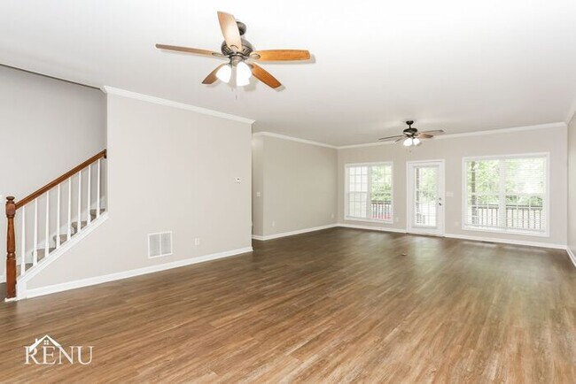 Building Photo - 5201 Bedwood Way