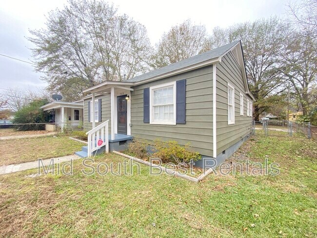 Building Photo - 715 Blossom St