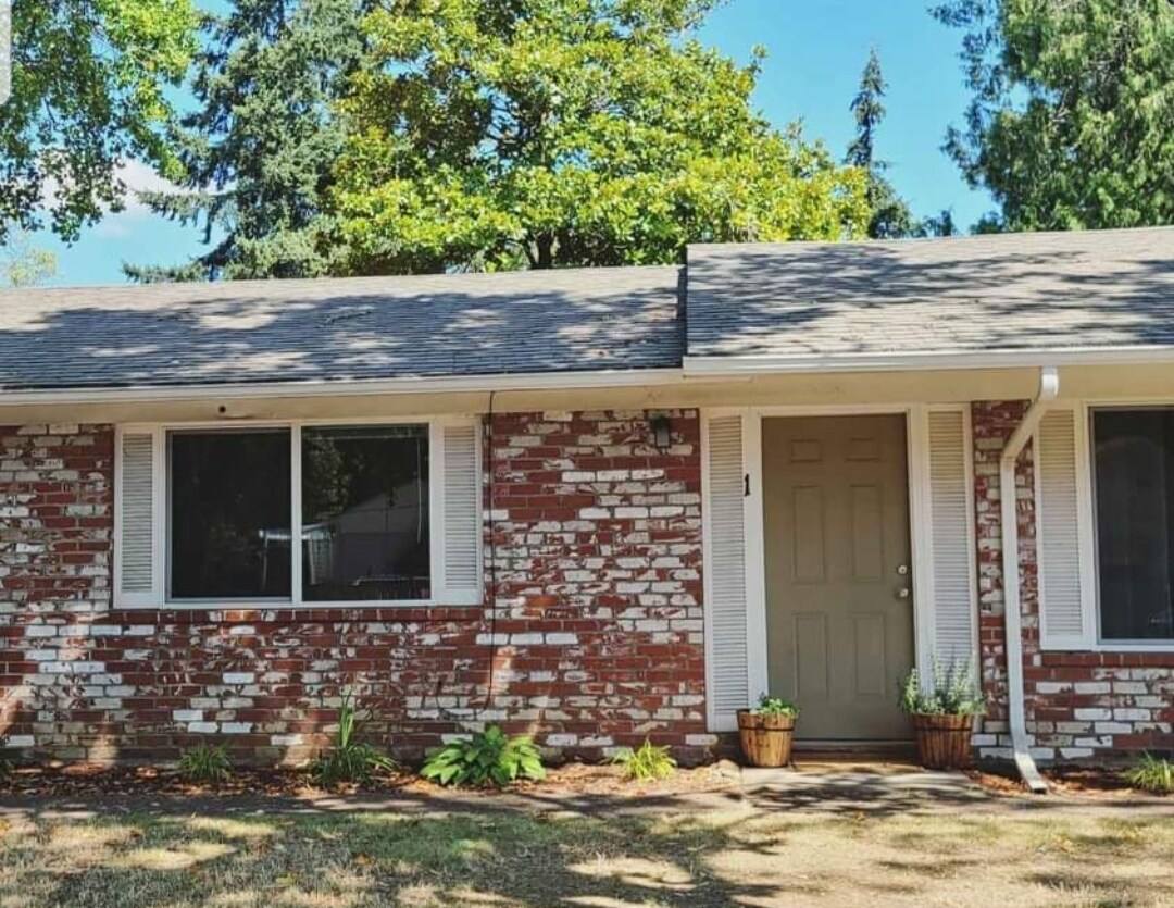 Primary Photo - 9770 SE Linwood Ave