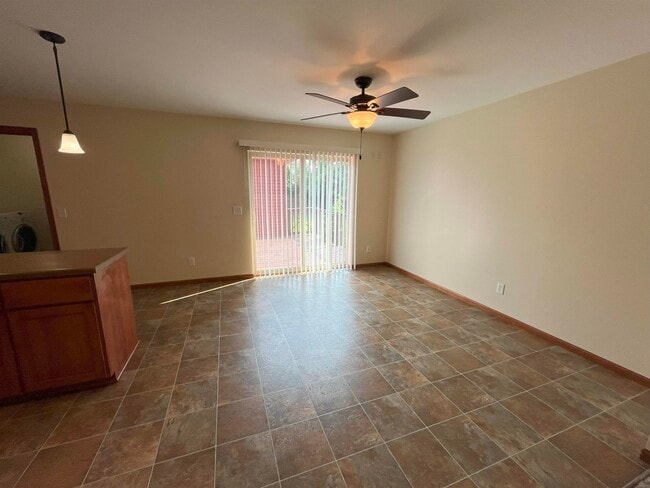 Foto del edificio - 6119 Arrowpoint Way