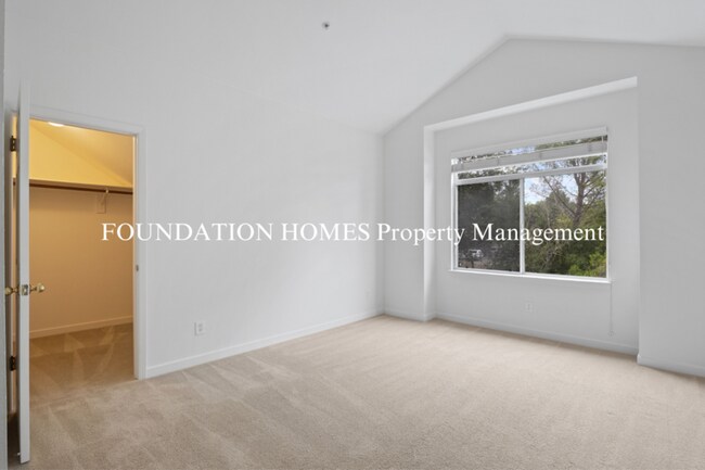 Building Photo - 875 Tamalpais Ave