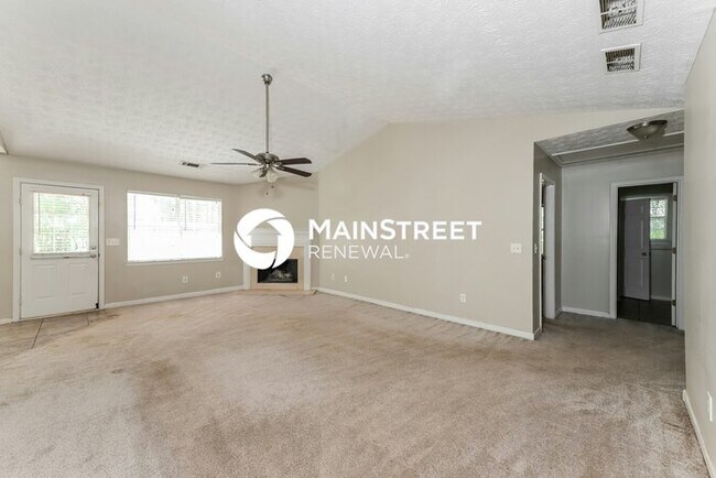 Foto del edificio - 3 Bedroom Pet-Friendly Home in Covington, GA with Main Street Renewal