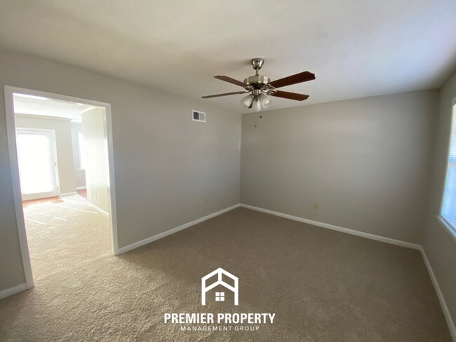 Foto del edificio - 6345 Martinwood Dr