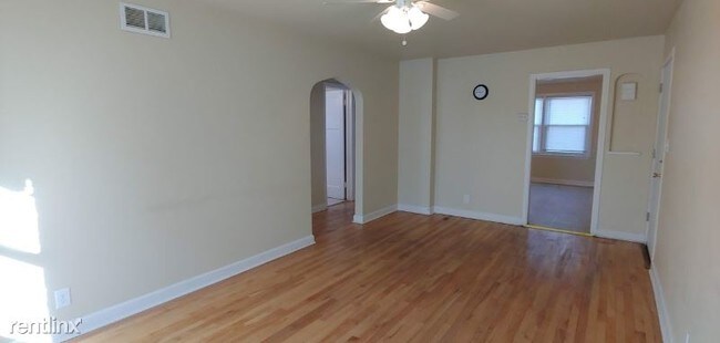 Building Photo - 4534 N Teutonia Ave