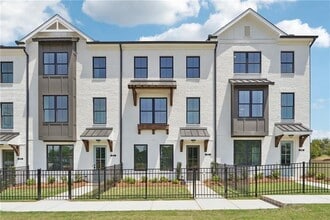 Building Photo - 504 Healy Dr