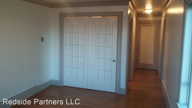 Building Photo - 603 Pontius Ave N