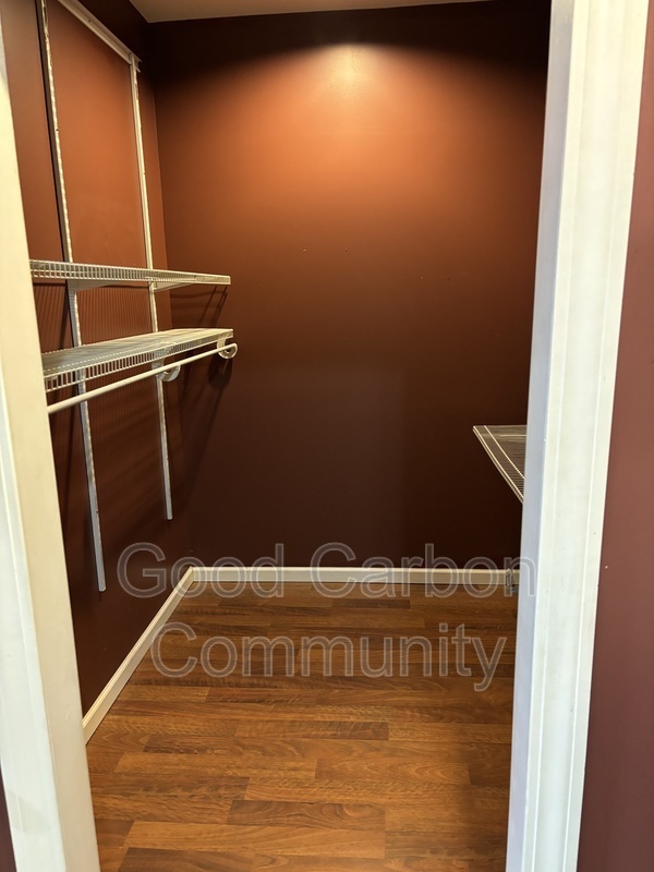 Foto del edificio - 5823 Transit Rd
