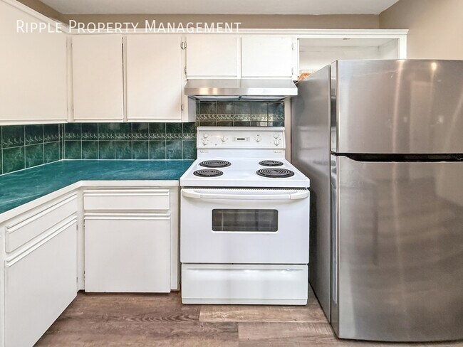 Building Photo - AMAZING 3 BEDS WITH 2 DENS/OFFICES, 2 BATHS SINGLE FAMILY HOUSE | PETS ALLOWED