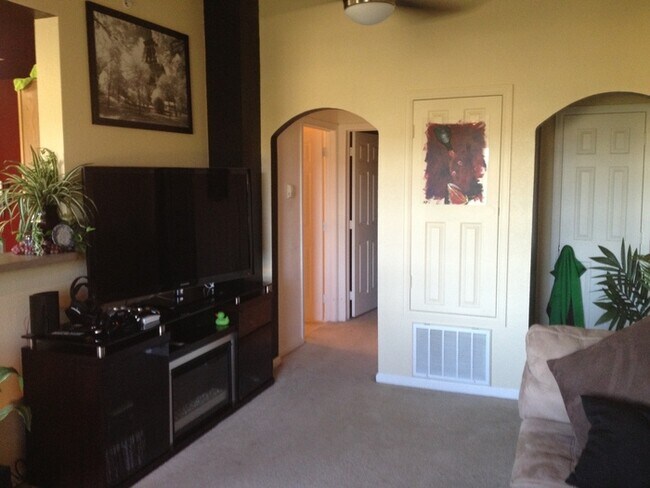 Building Photo - Nice Condo in South Ft. Collins