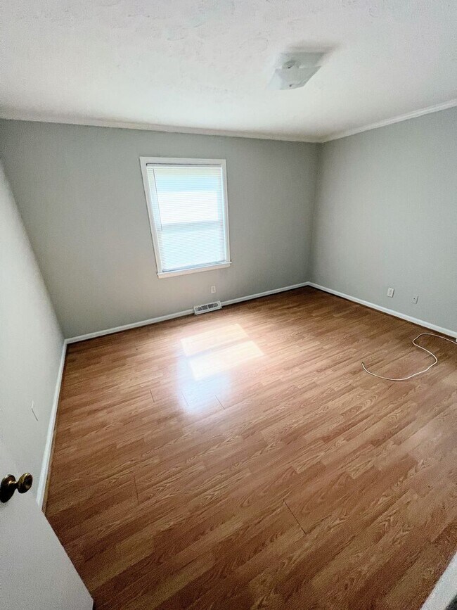 Foto del edificio - 1039 Oakmont Cir