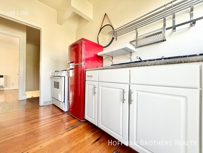 Building Photo - 808 Lucile Ave