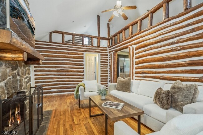 Building Photo - 63 Iroquois Trail