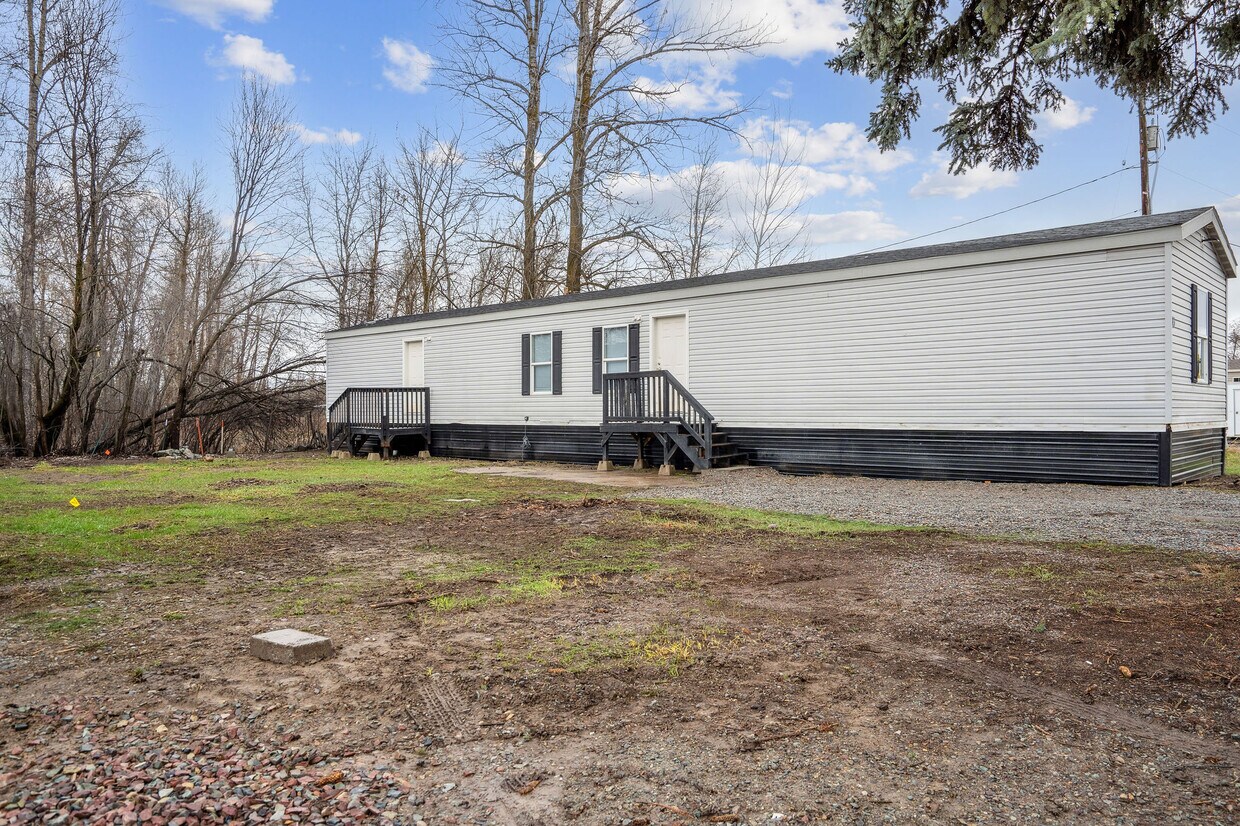 Primary Photo - 111 S Cedar Dr