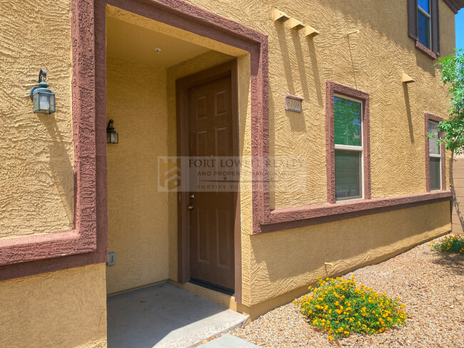 Building Photo - 3 bed 2.5 bath Daravante community Townhom...