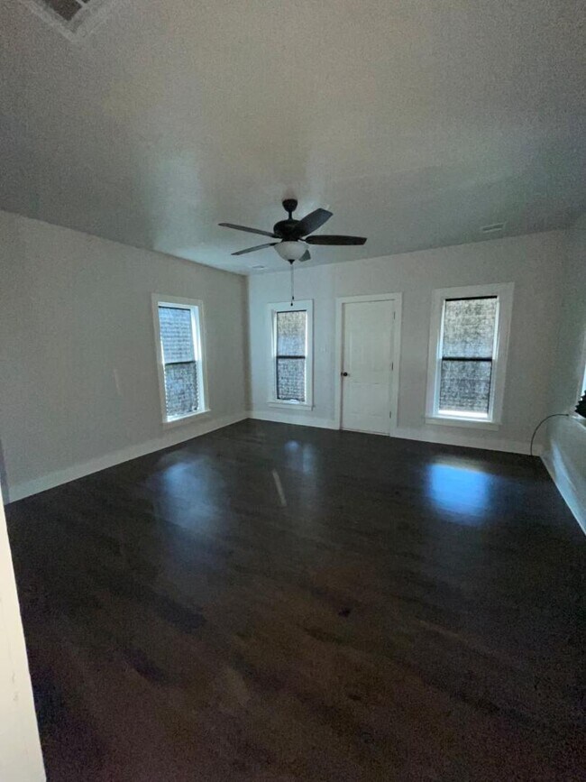 Foto del edificio - 516 E Harrison Ave