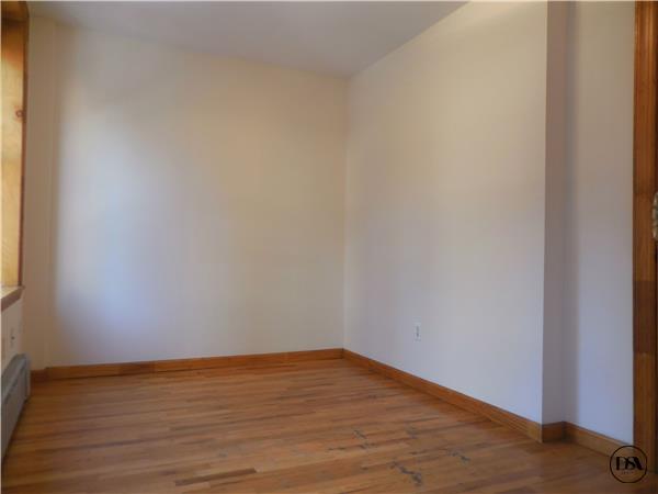 Building Photo - 525 9th Ave