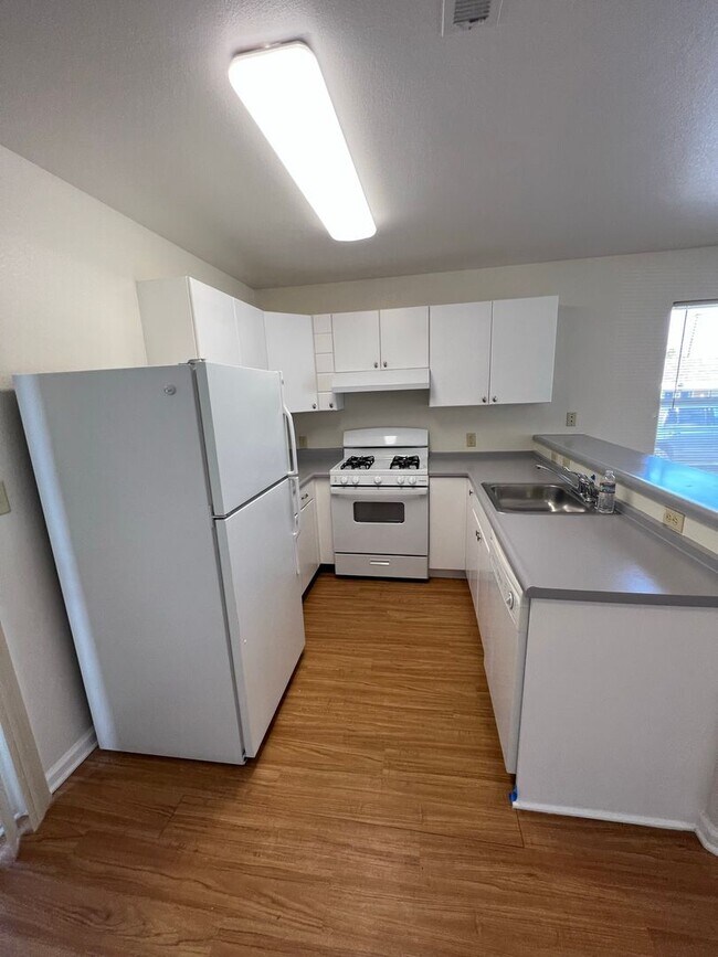 Foto del edificio - 3315 Smith Dr