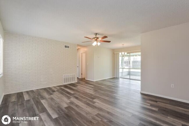 Foto del edificio - 848 JORDAN AVE, ORLANDO, FL 32809