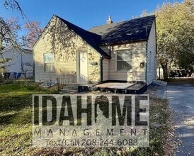 Building Photo - 674 W Pine St