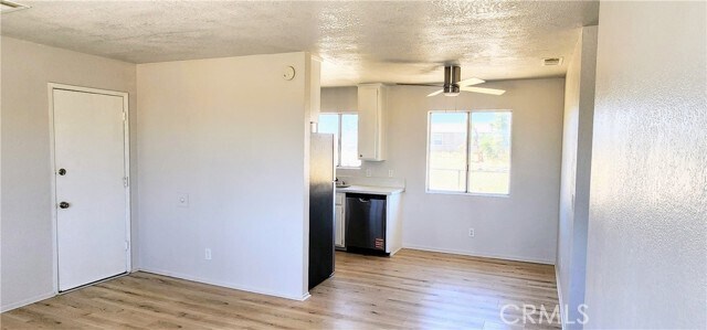 Foto del edificio - 6474 Camarilla Ave