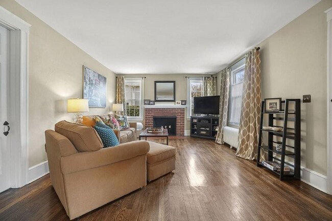 Foto del edificio - 5 Greenlawn Ave