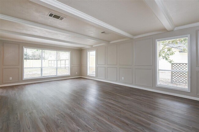 Building Photo - 15322 Parkville Dr