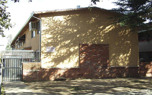 Building Photo - 3519 1st Ave