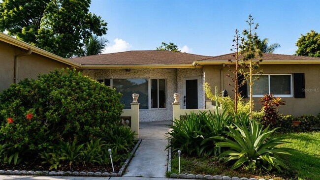 Foto del edificio - 5160 SW 8th St