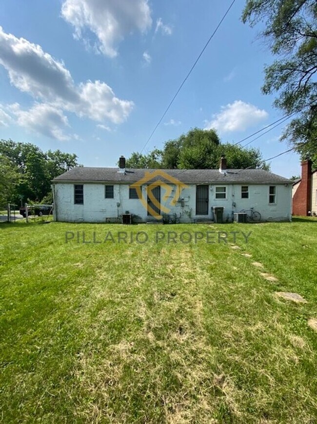 Building Photo - 4936-4938 E 34th St