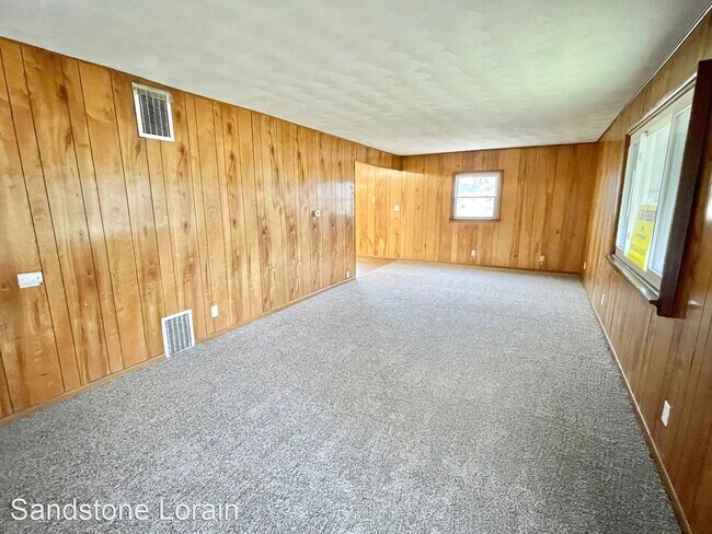 Building Photo - 3 br, 1 bath House - 2494 E. 39th Street