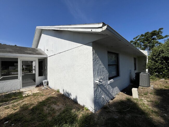 Foto del edificio - Available Now!  2 Bed 2 Bath with a loft!