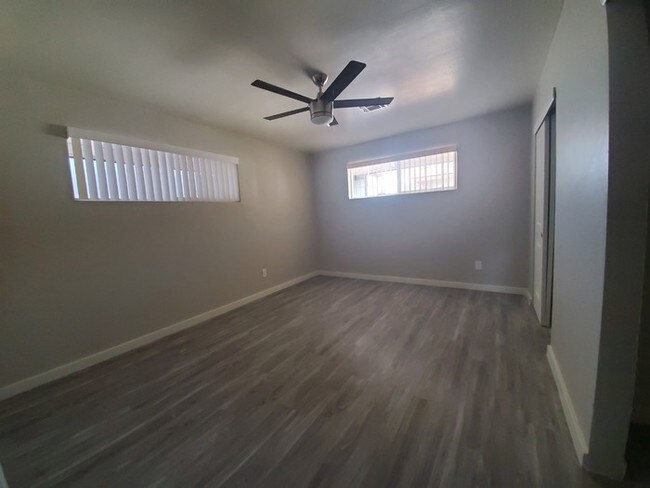 Building Photo - 1336 E Willetta St