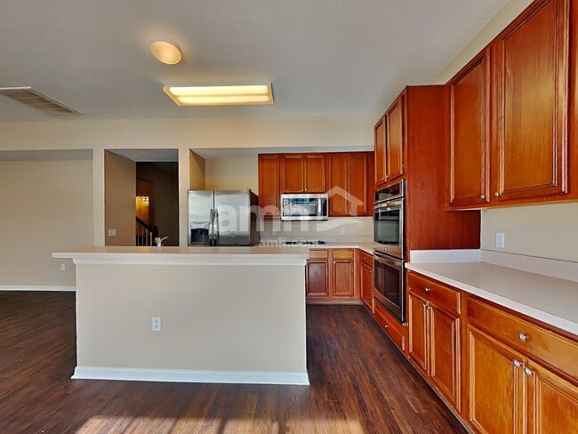 Foto del edificio - 10402 Boyette Creek Blvd