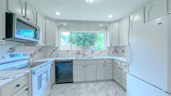 Building Photo - 7403 Breccia Dr