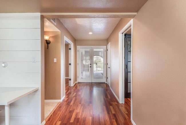 Building Photo - 717 Sagewood Ct SE